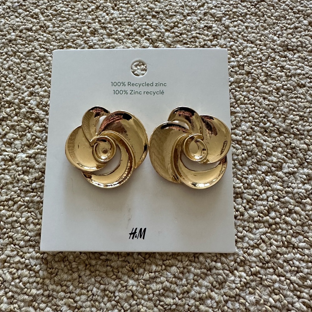 H&M Shiny Gold Floral Petal Earrings